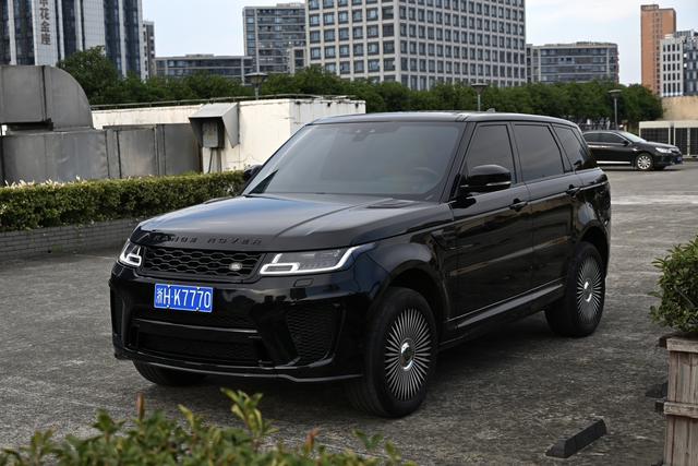 Range Rover Sport 2020 Model 3.0 L6 SE