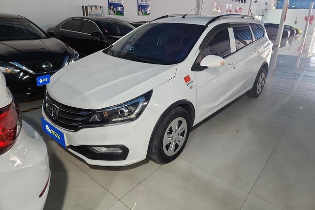 Baojun 310W 2017 1.5L manual fashion type national V