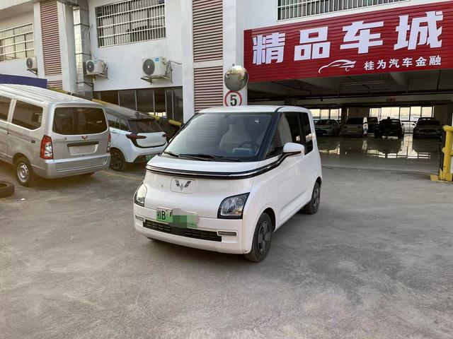 Wuling Air ev Clear Sky 2022 4-seat Advance