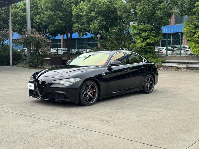 Giulia Giulia 2017 2.0T 280HP Luxury Edition