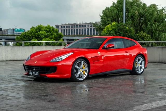 GTC4Lusso 2017 model 3.9T V8