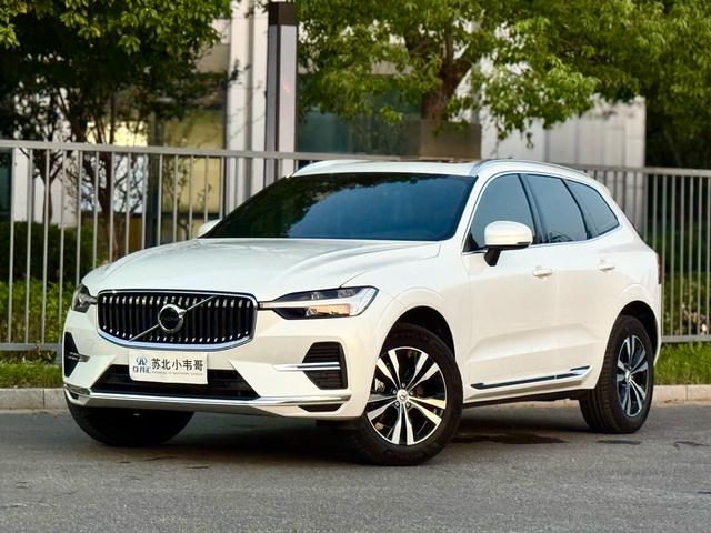 Volvo XC60 2025 B5 four-wheel drive Zhiyi Deluxe Edition