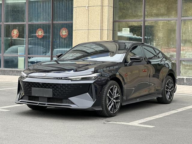 Changan UNI-V Smart iDD 2024 Blue Whale Smart iDD 136km Smart Fun Type