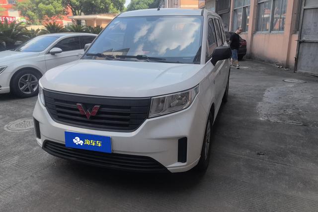 Wuling Hongguang PLUS 2020 1.5L manual Standard 7-seater