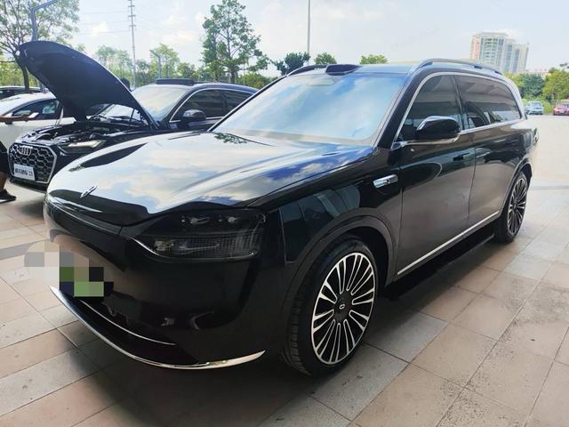 Wenjie M9 2024 Extended Range Ultra six-seater version