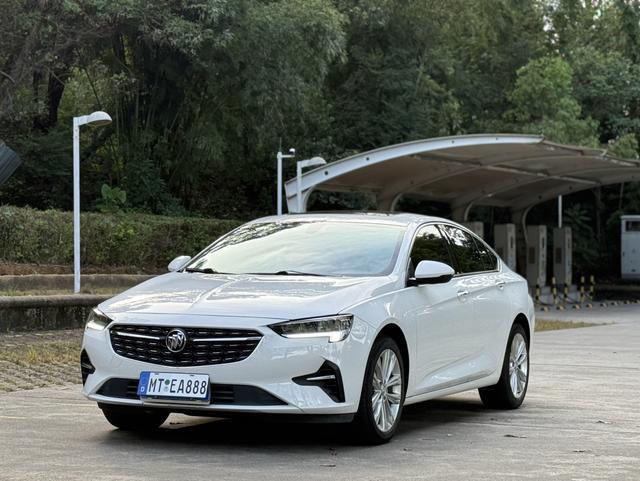 Grand Touring 2022 652T Intelligent