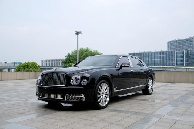 Mulsanne 2017 6.8T Long Wheelbase Edition