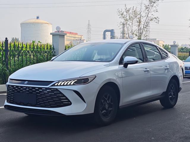 Qin PLUS DM 2025 Smart Driving Version DM-i 55KM leading Type