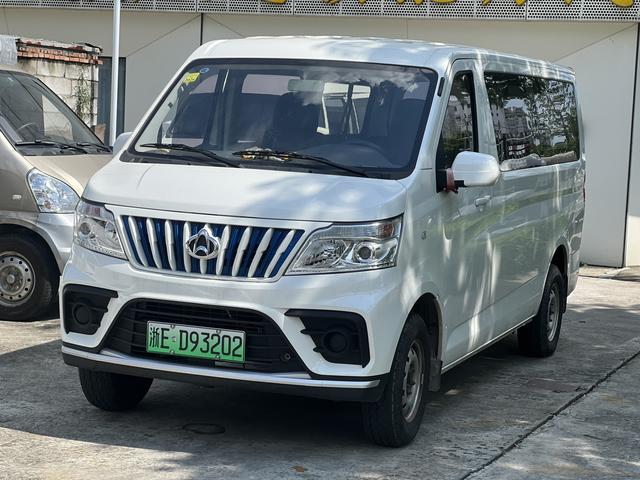 Ruixing EM80 2023 flat top back sliding door 7 seats 41.932 kWh