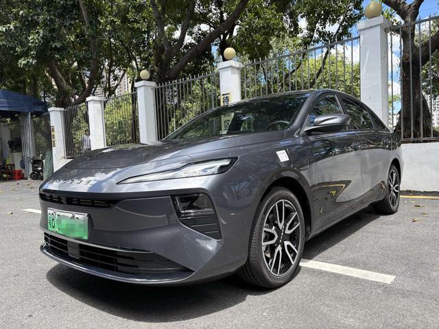 Roewe D6 2025 450km Premium Edition