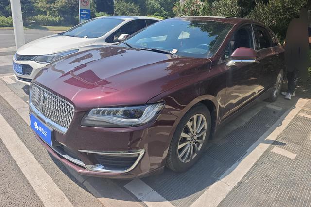 Lincoln MKZ 2018 2.0T Premium Edition