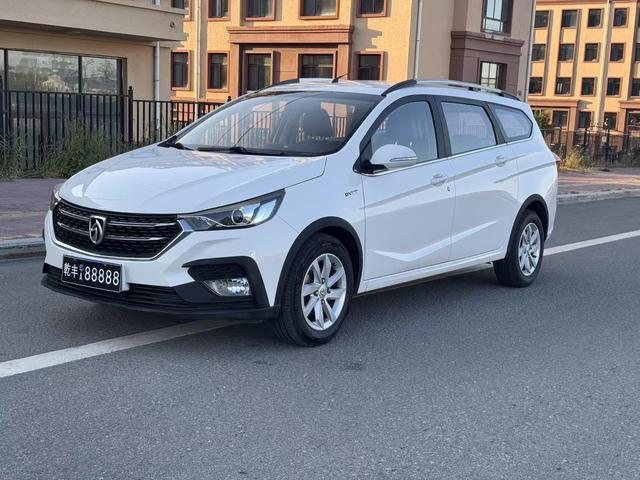 Baojun 310W 2018 1.5L automatic fashion type national V