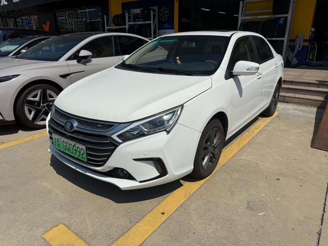 Qin DM 2017 model 1.5T Qin 100