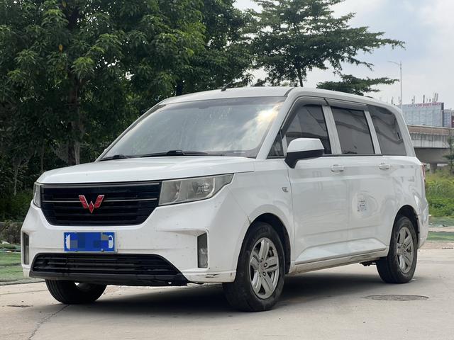 Wuling Hongguang PLUS 2019 1.5T manual Comfortable 7-seater