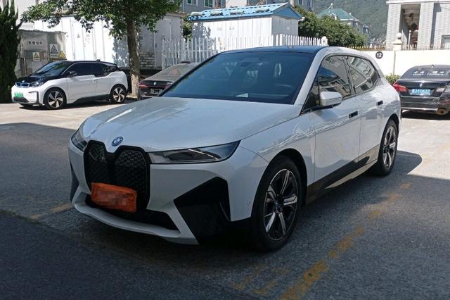 BMW iX 2023 xDrive40