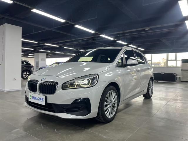 BMW 2 Series Wagon 2018 218i Leader