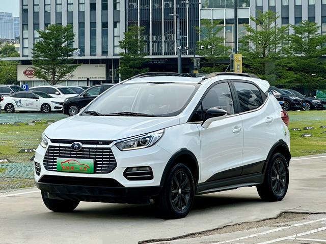 Yuan EV 2018 EV360 Smartlink Dazzling Cool Model