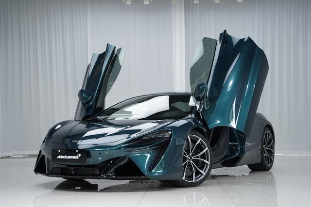 McLaren Artura 2023 3.0T PHEV Standard