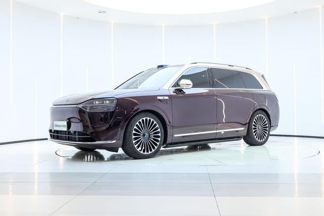 Wenjie M9 2025 Extended Range Ultra six-seater version