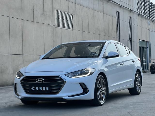 Leading the 2018 1.6L automatic 15th Anniversary Special Edition