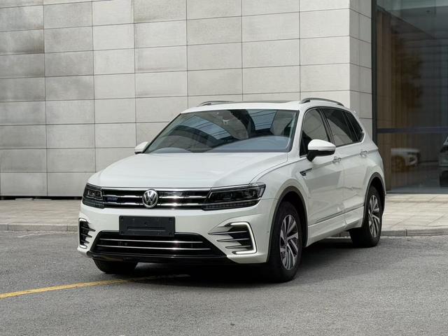 Touareg L PHEV 2020 430PHEV Plug-In Hybrid Signature Edition