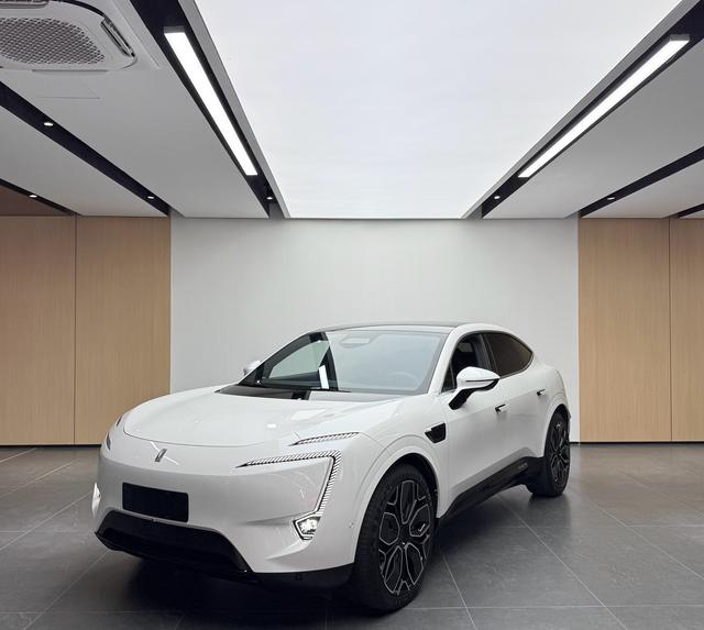 Avita 11 2022 Long Range Dual Motor Edition Luxury 5-Seater