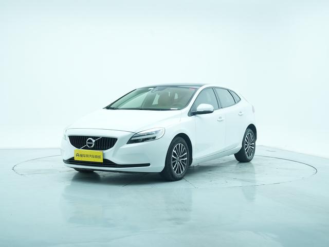 Volvo V40 2018 T3 Smart Edition