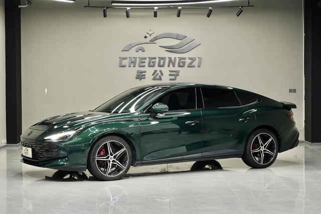 MG7 2023 2.0T automatic Beauty Hunting Luxury Edition
