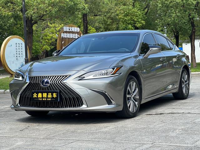 Lexus ES 2021 300h Excellence