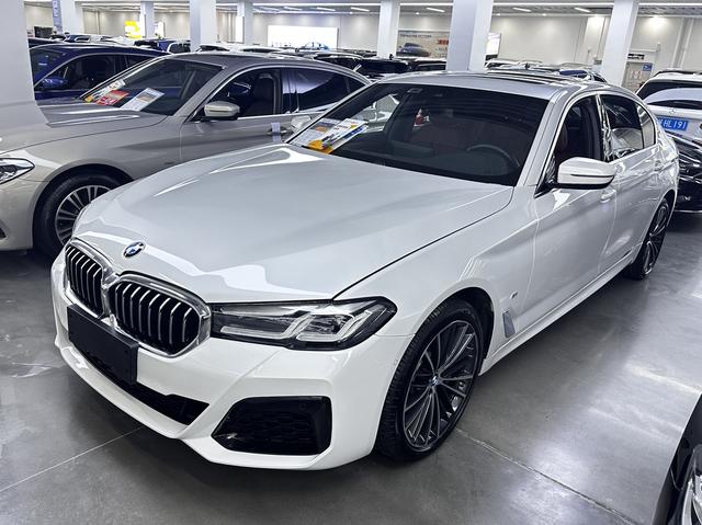 BMW 5 Series 2022 Modified 530Li Leader M Sport Package