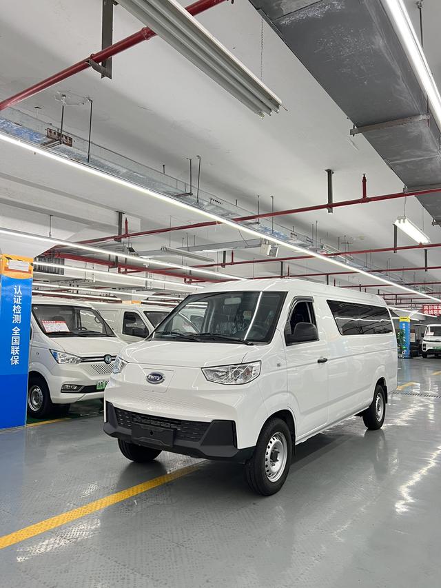 Porpoise E7 2025 Passenger Transport Entrepreneurship Edition-41.86 kWh 6 seats
