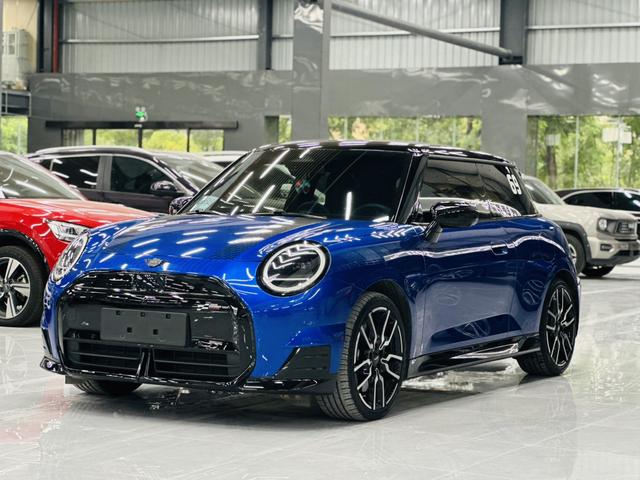 Electric MINI COOPER 2024 COOPER SE racer