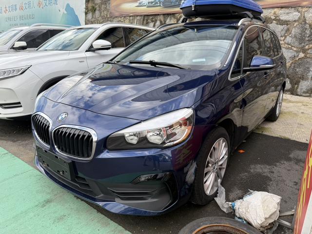 BMW 2 Series Utility Wagon 2018 220i Leader