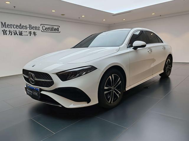 Mercedes-Benz A-class 2024 facelift A 200 L dynamic version