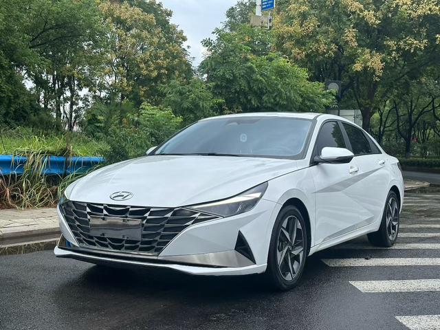 Elantra 2023 1.5L CVT LUX Premium