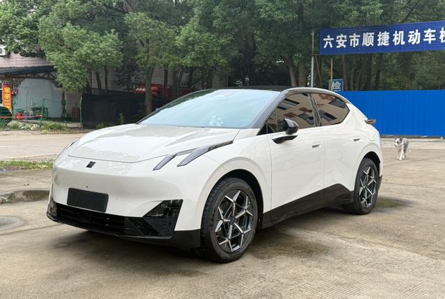 Lynk & Co Z20 2025 530km rear drive Pro