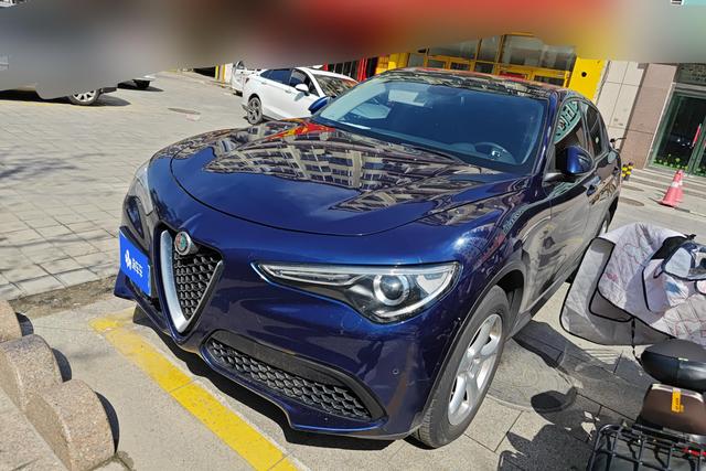 Stelvio Steinway 2017 2.0T 200HP Elite