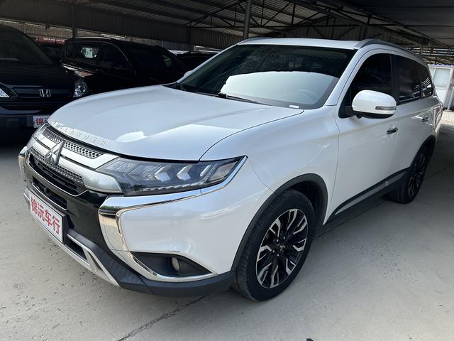 Outlander 2020 2.4L four-wheel drive Premium Edition 5 seats