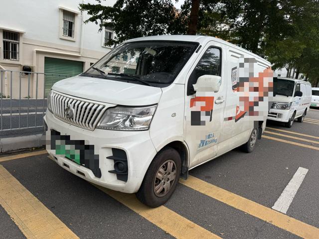 Ruixing EM60 2019 pure electric van transporter flat top back flip door