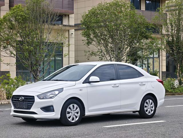 Accept the 2016 1.4L automatic cool version GLS Country V