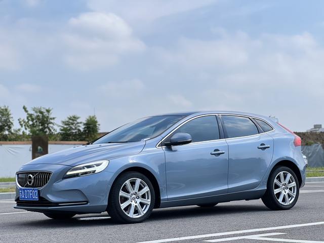 Volvo V40 2018 T3 Zhiya Edition