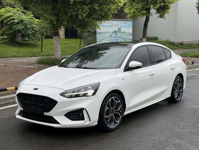 Focus 2020 trim EcoBoost 180 Automatic ST Line