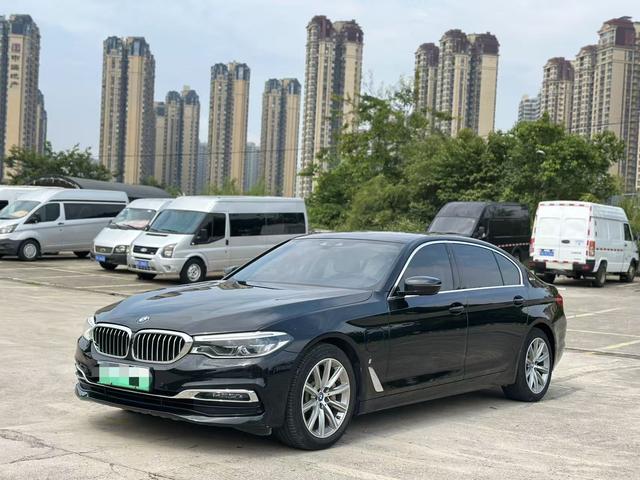 BMW 5 Series PHEV 2019 530Le Luxury Package