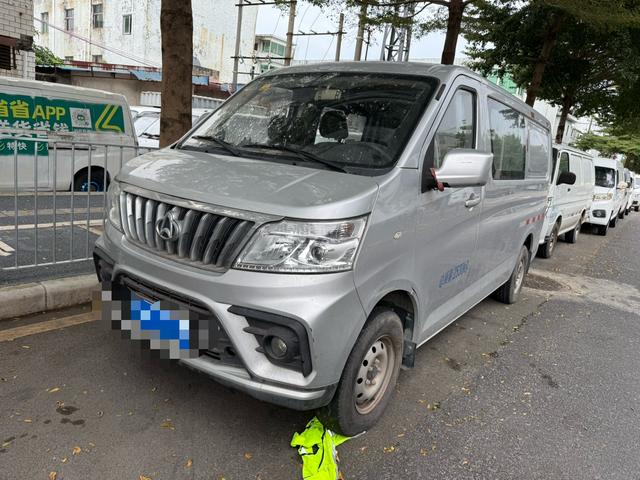 Ruixing M80 2018 model 1.5L basic type cargo flat top back sliding door 4G15S