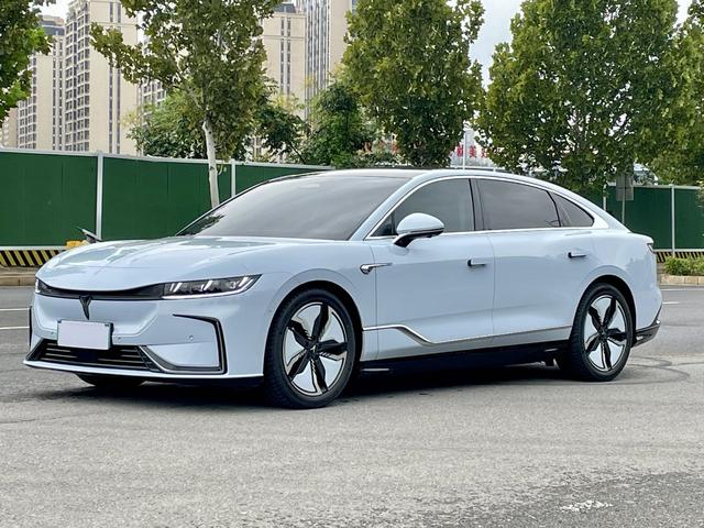 Lantu Chasing Light EV 2023 580km Standard Battery Life Version