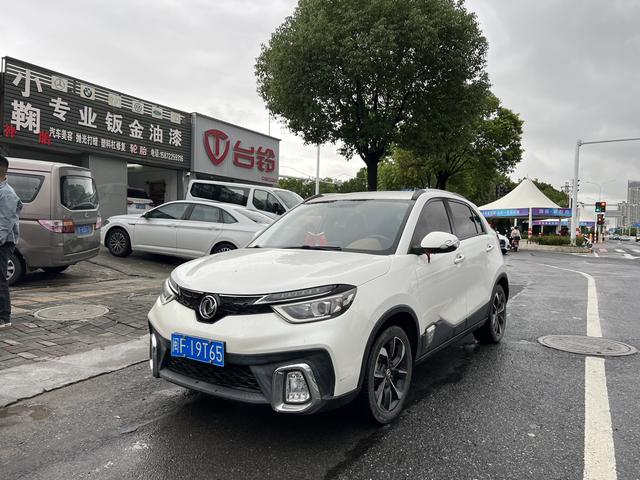 Dongfeng Fengshen AX4 2018 1.6L DCT trendy Sunroof version