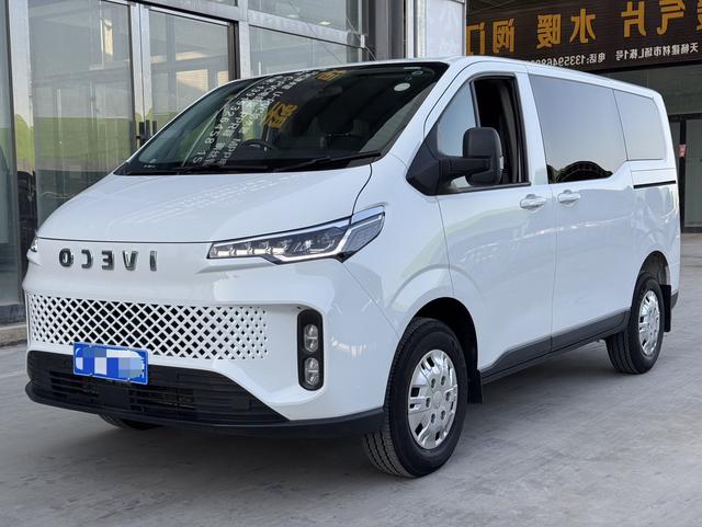 Iveco Juxing 2023 C30 2.0T manual transmission passenger truck 5-9 seats low-top 93KW Star Road Version