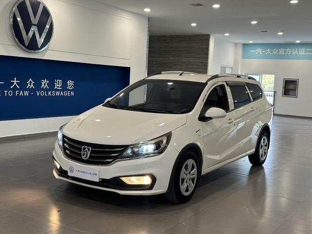 Baojun 310W 2017 1.5L manual fashion type national V