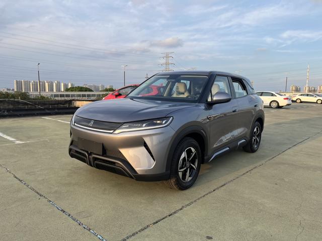 Yuan UP 2024 model 401KM leading type