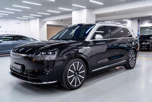 Wenjie M9 2024 Extended Range Ultra Five-seater version